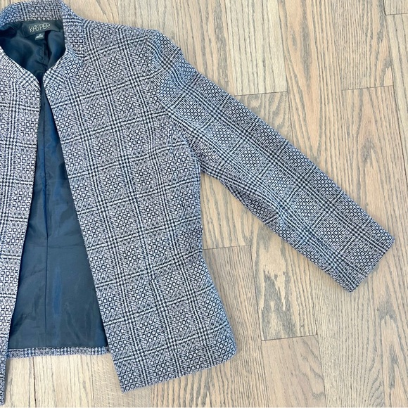 Kasper Vintage Women’s Wool Polyester Blend Blazer with Pockets Size 12 - Picture 4 of 14